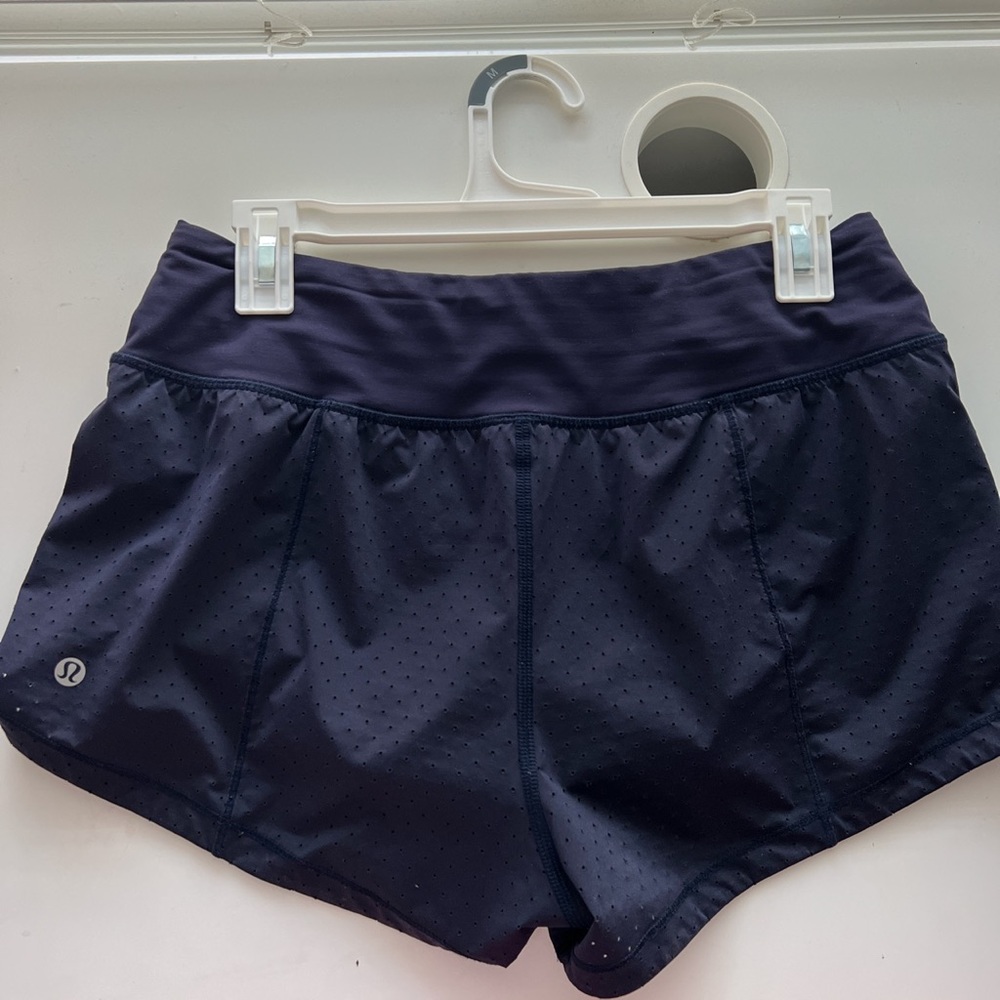 Lululemon size 6 navy shorts